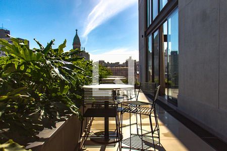 Studio à venda com 3809m², 1 quarto e sem vagaÁrea comum - Salão de festas