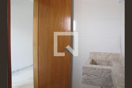 Casa à venda com 98m², 2 quartos e 2 vagasBanheiro da Suíte