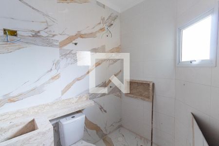 Casa à venda com 98m², 2 quartos e 2 vagasBanheiro da Suíte 2