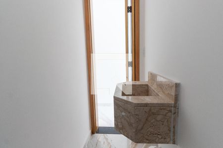 Casa à venda com 98m², 2 quartos e 2 vagasLavabo