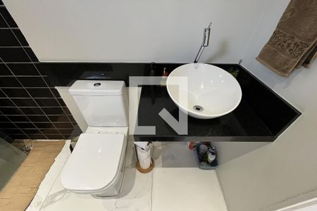 Casa à venda com 375m², 4 quartos e 2 vagasBanheiro 1