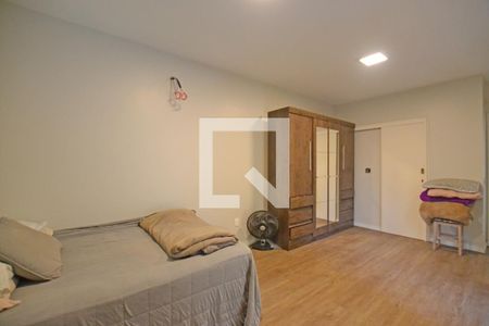 Casa à venda com 375m², 4 quartos e 2 vagasSuíte