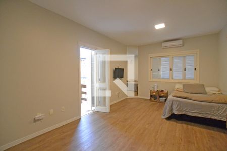 Casa à venda com 375m², 4 quartos e 2 vagasSuíte