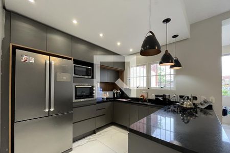 Casa à venda com 375m², 4 quartos e 2 vagasCozinha