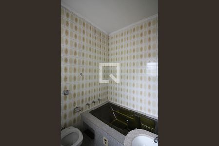 Casa à venda com 180m², 4 quartos e 2 vagasBanheiro do Quarto 1 - Suíte