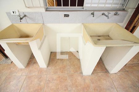 Casa à venda com 180m², 4 quartos e 2 vagasLavanderia