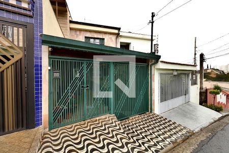 Casa à venda com 242m², 3 quartos e 3 vagasFachada