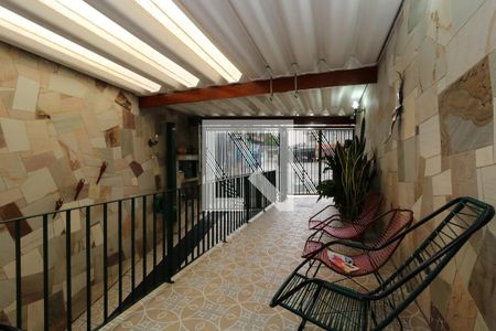 Casa à venda com 242m², 3 quartos e 3 vagasEntrada