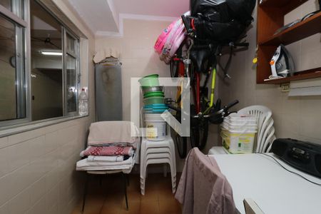 Casa à venda com 242m², 3 quartos e 3 vagasQuarto de Serviço