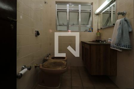 Casa à venda com 242m², 3 quartos e 3 vagasBanheiro da Suite