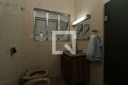 Casa à venda com 242m², 3 quartos e 3 vagasBanheiro da Suite