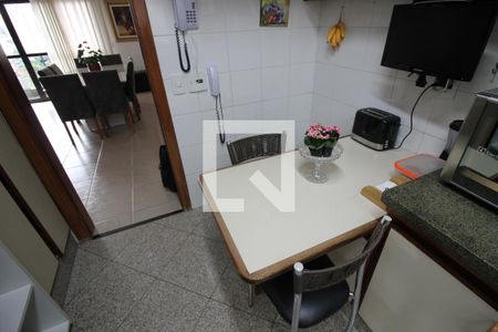 Apartamento à venda com 140m², 3 quartos e 3 vagasCozinha