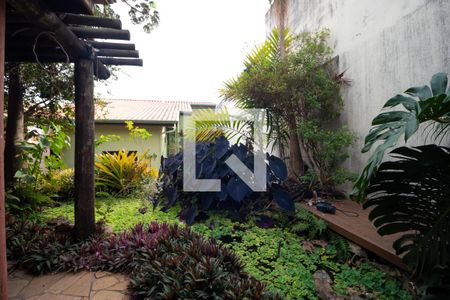 Casa à venda com 150m², 3 quartos e 4 vagas Casa à venda com 150m², 3 quartos e 4 vagasLago