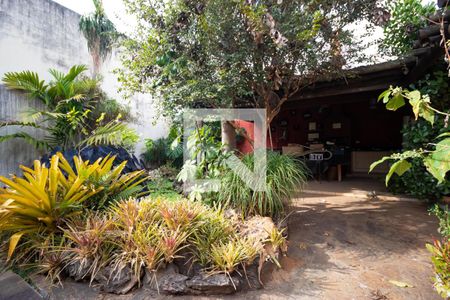 Casa à venda com 150m², 3 quartos e 4 vagas Casa à venda com 150m², 3 quartos e 4 vagasLago