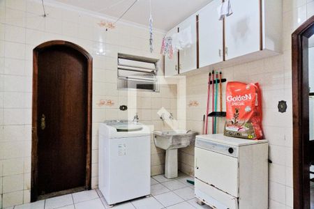 Casa à venda com 250m², 4 quartos e 3 vagas Casa à venda com 250m², 4 quartos e 3 vagasÁrea de Serviço