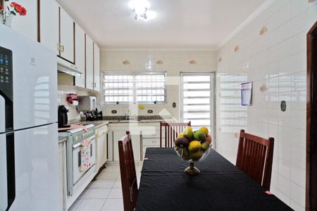 Casa à venda com 250m², 4 quartos e 3 vagas Casa à venda com 250m², 4 quartos e 3 vagasCozinha