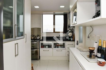 Apartamento à venda com 138m², 3 quartos e 2 vagas Apartamento à venda com 138m², 3 quartos e 2 vagasCozinha