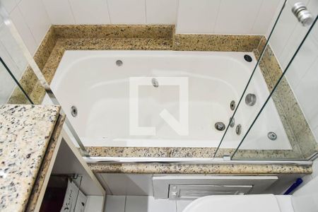 Apartamento à venda com 138m², 3 quartos e 2 vagas Apartamento à venda com 138m², 3 quartos e 2 vagasBanheiro da Suíte