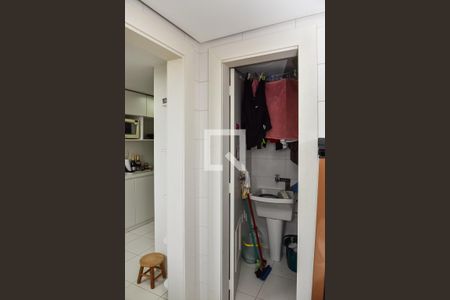 Apartamento à venda com 138m², 3 quartos e 2 vagas Apartamento à venda com 138m², 3 quartos e 2 vagasÁrea de Serviço
