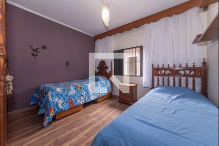 Casa à venda com 200m², 3 quartos e 2 vagas Casa à venda com 200m², 3 quartos e 2 vagasQuarto 1