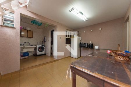 Casa à venda com 200m², 3 quartos e 2 vagas Casa à venda com 200m², 3 quartos e 2 vagasQuintal - Piso Inferior