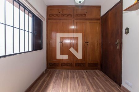 Casa à venda com 200m², 3 quartos e 2 vagas Casa à venda com 200m², 3 quartos e 2 vagasQuarto 2