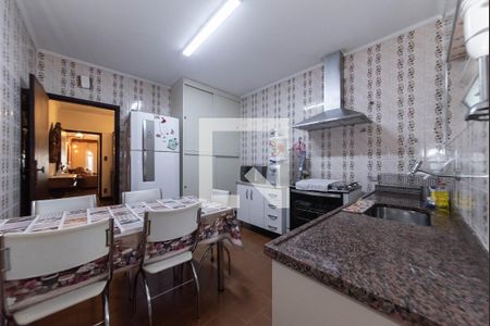 Casa à venda com 200m², 3 quartos e 2 vagas Casa à venda com 200m², 3 quartos e 2 vagasCozinha