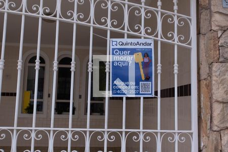 Casa à venda com 200m², 3 quartos e 2 vagas Casa à venda com 200m², 3 quartos e 2 vagasPlaquinha