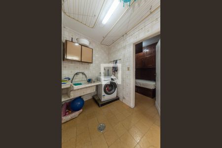 Casa à venda com 200m², 3 quartos e 2 vagas Casa à venda com 200m², 3 quartos e 2 vagasÁrea de Serviço