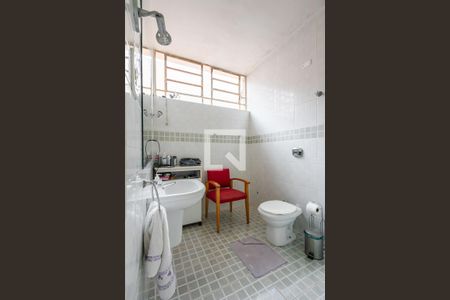 Casa à venda com 288m², 3 quartos e 3 vagasBanheiro da Suíte