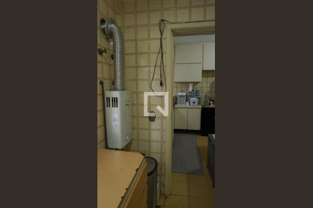 Apartamento à venda com 131m², 4 quartos e 2 vagas Apartamento à venda com 131m², 4 quartos e 2 vagasÁrea de Serviço