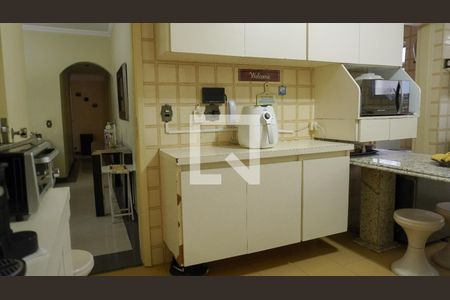 Apartamento à venda com 131m², 4 quartos e 2 vagas Apartamento à venda com 131m², 4 quartos e 2 vagasCozinha