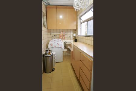 Apartamento à venda com 131m², 4 quartos e 2 vagas Apartamento à venda com 131m², 4 quartos e 2 vagasÁrea de Serviço