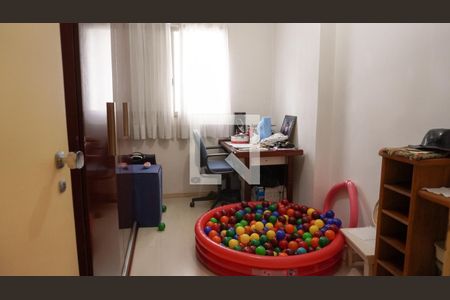 Apartamento à venda com 131m², 4 quartos e 2 vagas Apartamento à venda com 131m², 4 quartos e 2 vagasQuarto 4