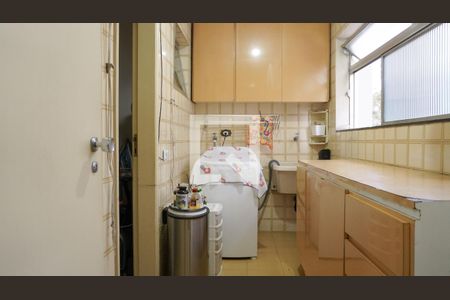 Apartamento à venda com 131m², 4 quartos e 2 vagas Apartamento à venda com 131m², 4 quartos e 2 vagasÁrea de Serviço