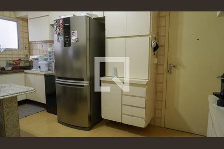 Apartamento à venda com 131m², 4 quartos e 2 vagas Apartamento à venda com 131m², 4 quartos e 2 vagasCozinha