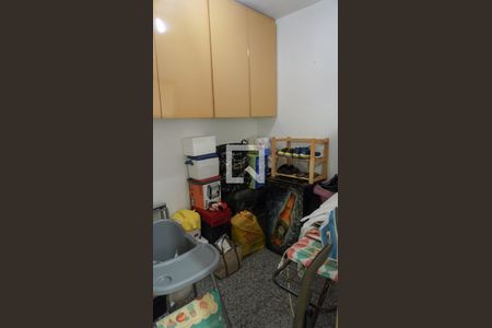 Apartamento à venda com 131m², 4 quartos e 2 vagas Apartamento à venda com 131m², 4 quartos e 2 vagasQuarto de Serviço