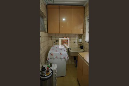 Apartamento à venda com 131m², 4 quartos e 2 vagas Apartamento à venda com 131m², 4 quartos e 2 vagasÁrea de Serviço