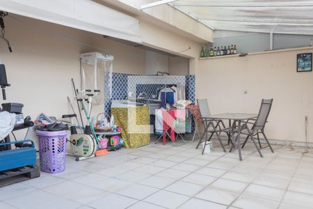 Apartamento à venda com 105m², 2 quartos e 2 vagasVaranda e área de serviço