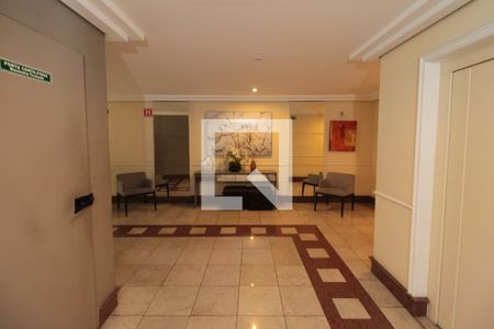 Apartamento à venda com 71m², 2 quartos e 3 vagas Apartamento à venda com 71m², 2 quartos e 3 vagasHall social