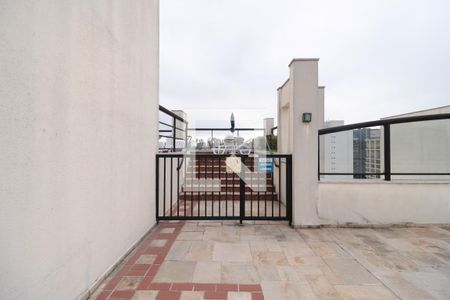 Apartamento à venda com 71m², 2 quartos e 3 vagas Apartamento à venda com 71m², 2 quartos e 3 vagasÁrea comum - Piscina