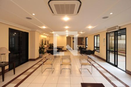 Apartamento à venda com 71m², 2 quartos e 3 vagas Apartamento à venda com 71m², 2 quartos e 3 vagasÁrea comum - Salão de festas