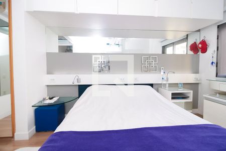 Apartamento à venda com 71m², 2 quartos e 3 vagas Apartamento à venda com 71m², 2 quartos e 3 vagasSuíte