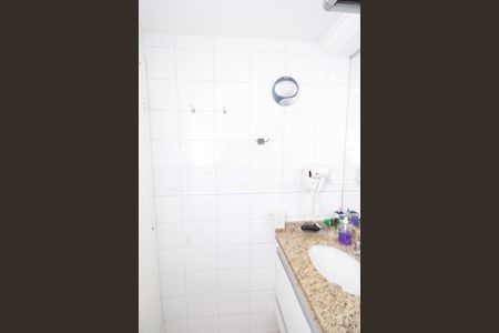 Apartamento à venda com 71m², 2 quartos e 3 vagas Apartamento à venda com 71m², 2 quartos e 3 vagasBanheiro da Suíte