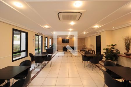 Apartamento à venda com 71m², 2 quartos e 3 vagas Apartamento à venda com 71m², 2 quartos e 3 vagasÁrea comum - Salão de festas