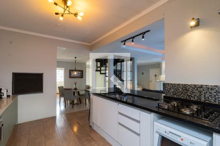 Casa à venda com 245m², 4 quartos e 2 vagas Casa à venda com 245m², 4 quartos e 2 vagasSala/Cozinha