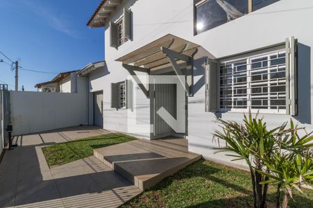 Casa à venda com 245m², 4 quartos e 2 vagas Casa à venda com 245m², 4 quartos e 2 vagasQuintal