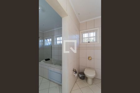 Casa à venda com 245m², 4 quartos e 2 vagas Casa à venda com 245m², 4 quartos e 2 vagasBanheiro da Suíte 2