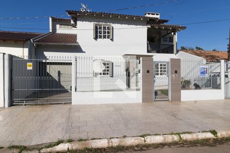 Casa à venda com 245m², 4 quartos e 2 vagas Casa à venda com 245m², 4 quartos e 2 vagasFachada