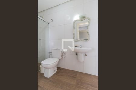 Casa à venda com 245m², 4 quartos e 2 vagas Casa à venda com 245m², 4 quartos e 2 vagasBanheiro da Suíte 1